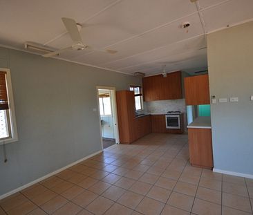 8A Weaver Place, 6722, South Hedland Wa - Photo 2