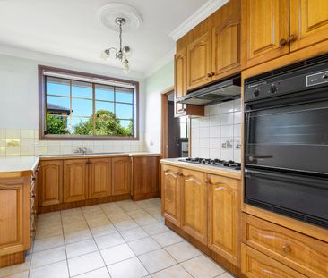 Spacious 2 bedroom unit - Photo 3