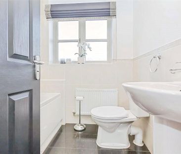 3 bedroom semi-detached house to rent - Photo 3