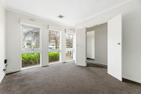 199 Victoria Parade, Fitzroy VIC 3065 - Photo 2