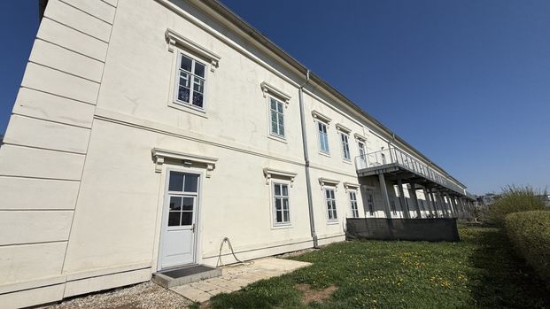 3-Zimmer Gartenwohnung! Residieren im Schloss - Photo 1