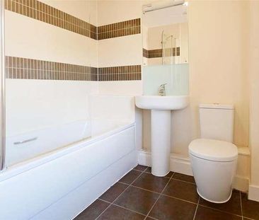 Fraser Row, Fishbourne, PO18 - Photo 3