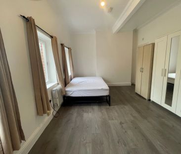 Flat - Photo 1