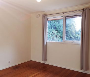 Spectacularly Bright Family Home in the Templeton Primary School Zone - Photo 4