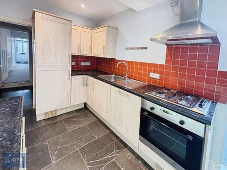 2 bedroom House To Let Total Size: 905 SQ FT - Photo 5