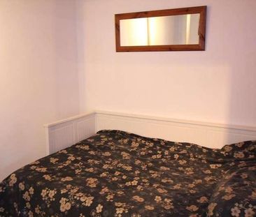 Isabella Close, Southgate, N14 - Photo 3