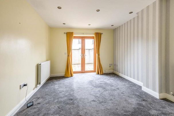 3 bedroom end of terrace house to rent - Photo 1