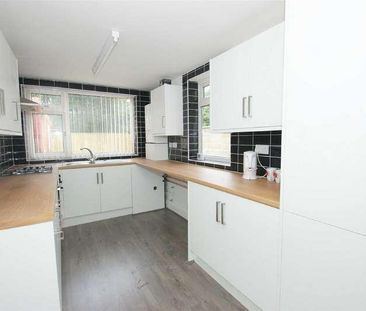 Allerton Grange Avenue, Leeds, LS17 - Photo 6