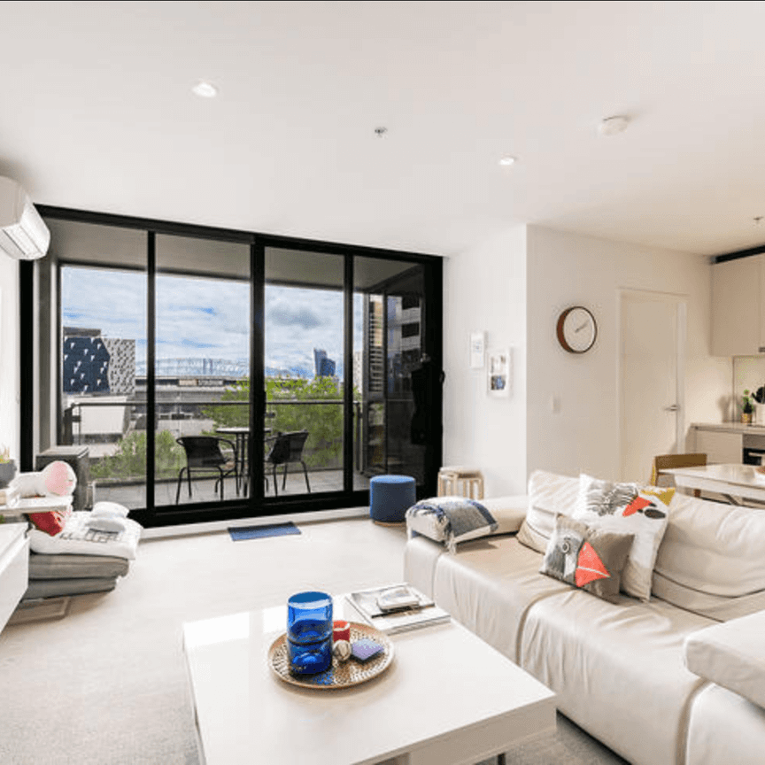 STUNNING & CENTRALLY LOCATED UWS MADISON TOWER 2 BEDROOM & 2 BATHROOM UNIT AVAILABLE FOR RENT $760/WEEK - Photo 1