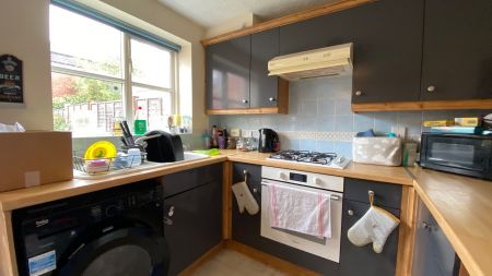 Compton Close, Taunton - Photo 2