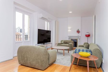 Alquiler de piso en Calle del Postigo de San Martín - Photo 2