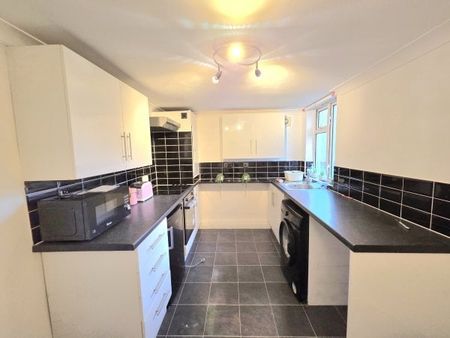 Belgrave Court, Lennox Road South - Photo 3