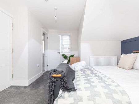 High End Luxury En-Suite Furnished Rooms Room 3 - Photo 3