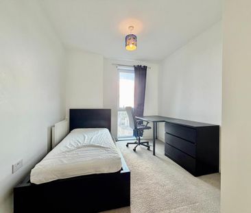 3 bedroom flat to rent - Photo 1