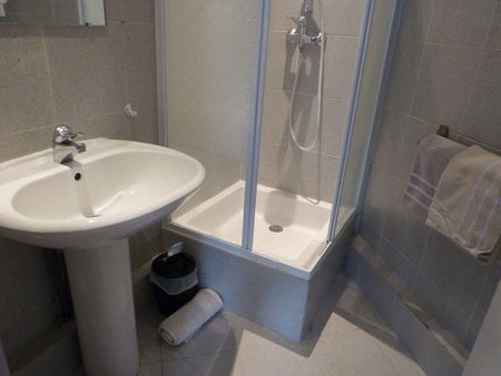 LOCATION meublée studio Cannes - Photo 3