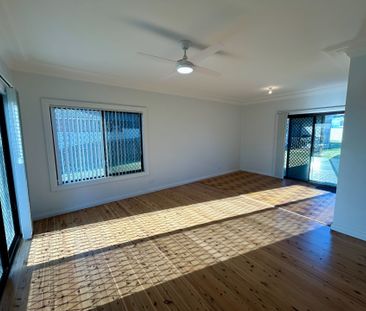 Tidy 3 Bedroom 1 Bathroom Cottage - Polished Floorboards - Great Ya... - Photo 2