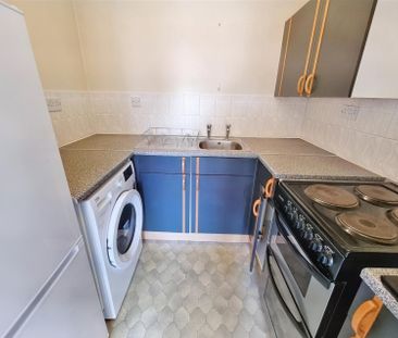 1 Bedroom Flat to Rent in Hadleigh House, Rectory Road, Rushden, No... - Photo 4