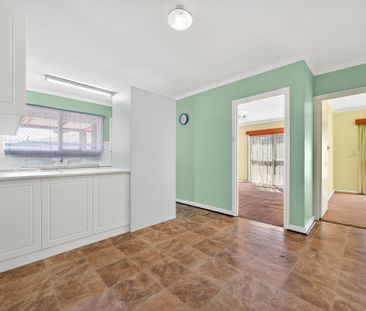 Three Bedroom Home in Rockingham - Photo 4