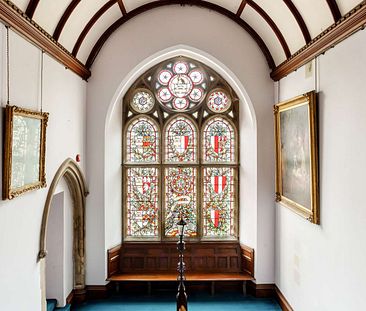 Spacious flat in magnificent Grade II* listed house. - Photo 2