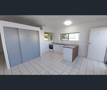 4/59 Albury Street, Pimlico, Qld 4812 - Photo 2