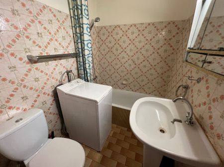 Location Appartement 1 pièce 27m² TOULON 83100 - Photo 5