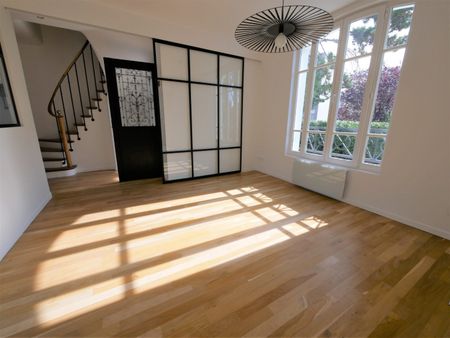 Tout savoir sur cette maison à Saint-Cloud - Photo 2