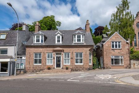4 bedroom terraced house to rent - Photo 2