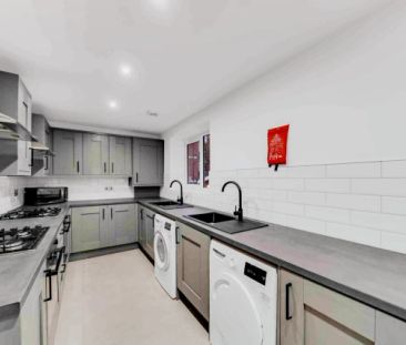 7 Beds 7 Baths - Photo 5