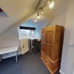 5 bedroom flat to rent - Photo 2