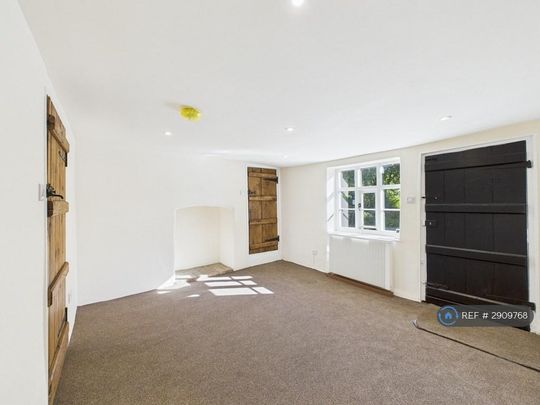 2 bedroom terraced house to rent - Photo 1