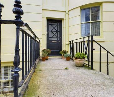 Brunswick Square, Hove, BN3 - Photo 1