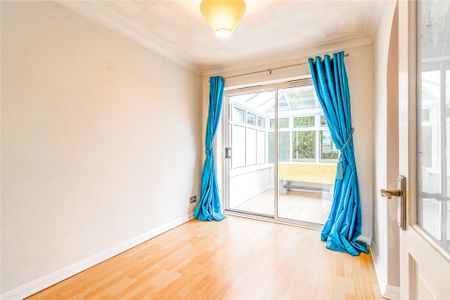 3 bedroom detached house to rent - Photo 2