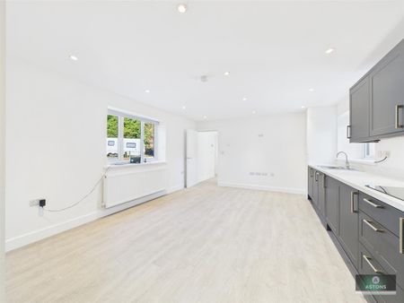 Old Hollow, Worth, Crawley - Photo 4