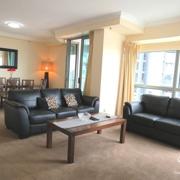 ADMIRALTY TOWERS ONE - 2 BEDROOM FURNISHED - Photo 1