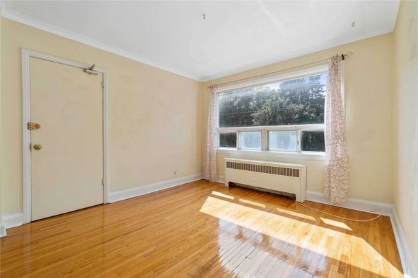 For Lease - 116 Eastwood Road Unit# 2, Toronto, Ontario - Photo 1