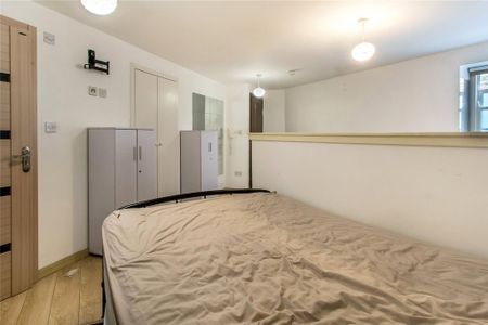 Studio to rent - Photo 3