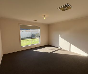 Stunning Family Home - Photo 1
