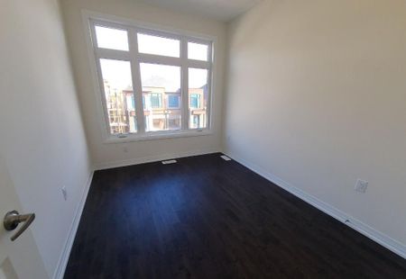 For Lease - 2980 Seagrass Street, Pickering, Ontario - Photo 3