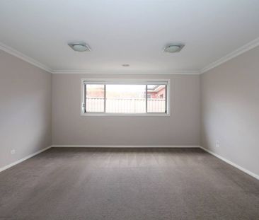 FAMILY HOME WITH THREE SEPARATE LIVING AREAS AND STUDY SPACE - Photo 2