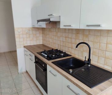 PRENAJATÉ -SENEC NA PRENÁJOM nezariadený 3 izbový byt s loggiou a p... – Fotografia 4