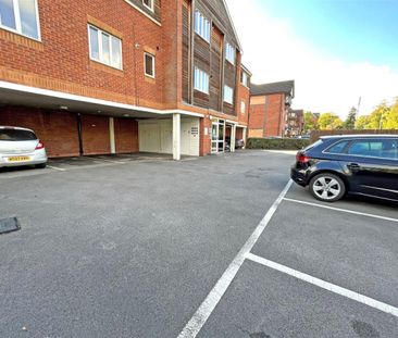 2 bedroom Apartment to rent - Photo 3
