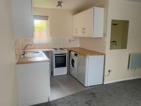 Studio to rent - Photo 2