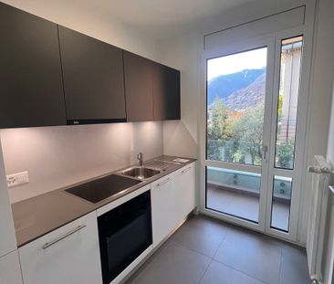 LUMINOUS 2.5-ROOM APARTMENT FOR RENT IN RECENTLY RENOVATED BUILDING - Photo 2