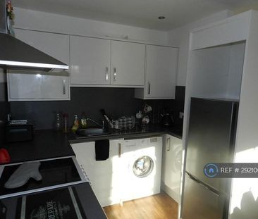 2 bedroom flat to rent - Photo 5