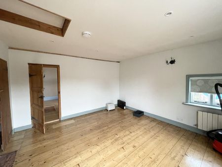 2 bedroom semi-detached house to rent - Photo 2