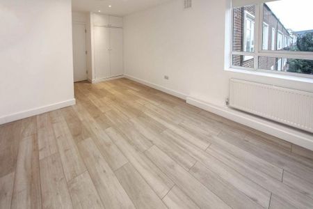 4 bedroom flat to rent - Photo 4