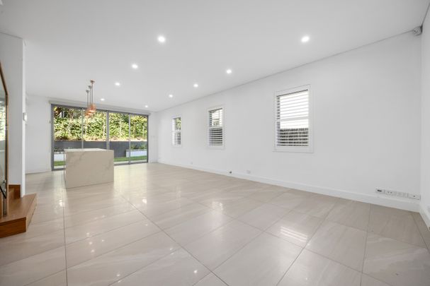 3 Dans Avenue, Coogee NSW 2034 - House For Rent | Domain - Photo 1