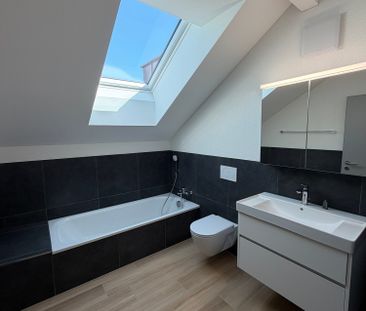 Exklusive 3.5-Zimmer-Dachgeschosswohnung im Neubau 103 m² mit viel ... - Photo 3