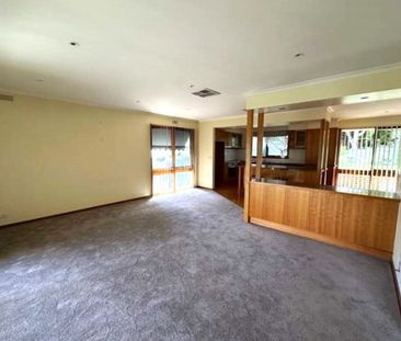 CHARMING 4 BEDROOM FAMILY HOME - Photo 5