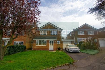 4 bedroom detached house to rent - Photo 2